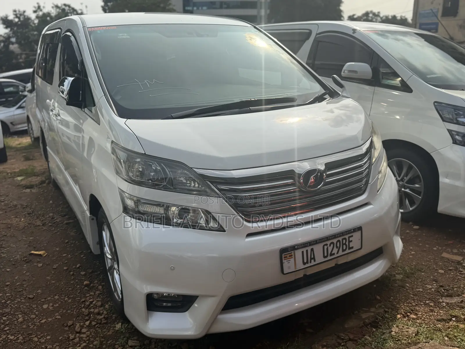 Toyota Vellfire 2013
