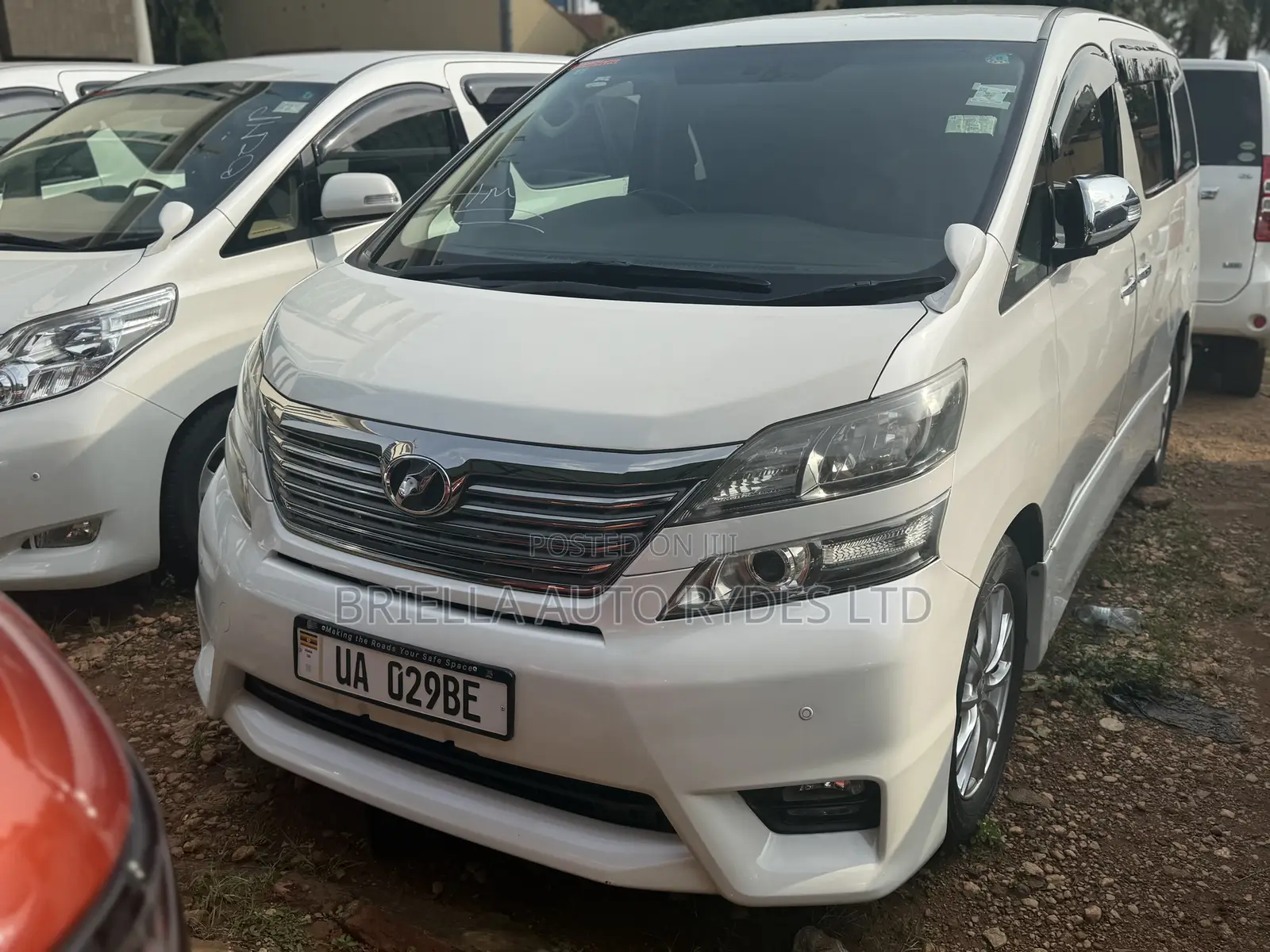 Toyota Vellfire 2013