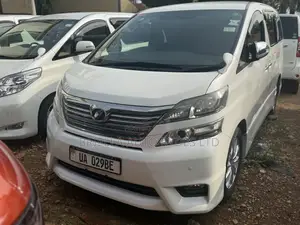Toyota Vellfire 2013
