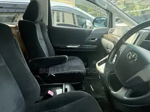 Toyota Vellfire 2013