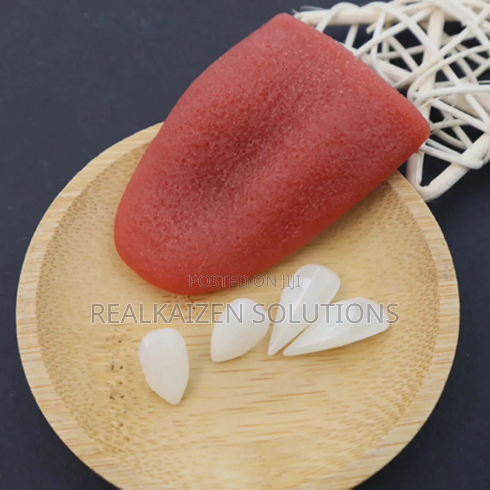 Realistic Halloween Prank Cosplay Fake Tongue With 19mm Vampire Teeth