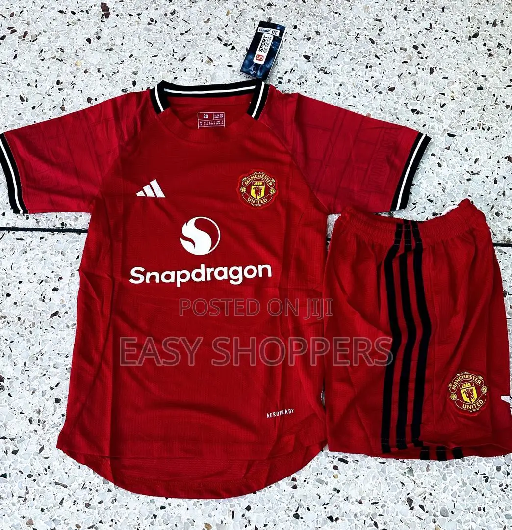Manchester United F.C. Home Kid's Kit, 2025/26 Season