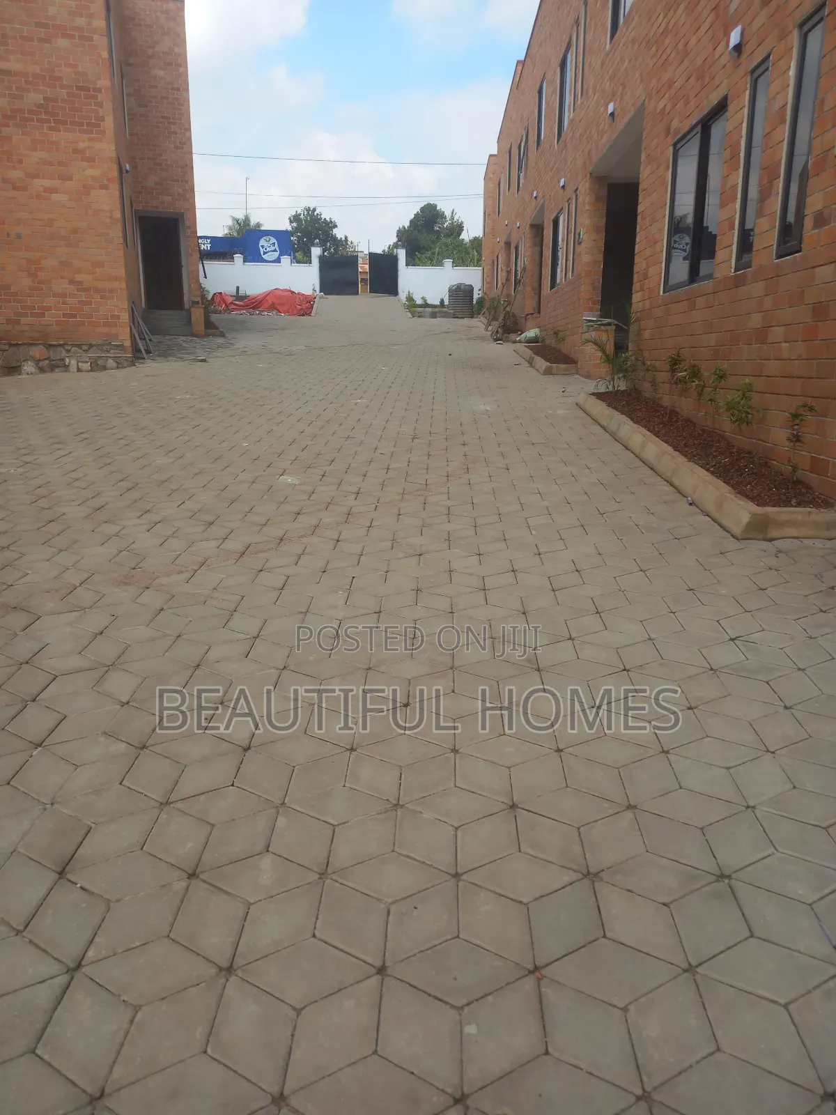 Furnished 4bdrm Duplex in Kira, Central Division for sale
