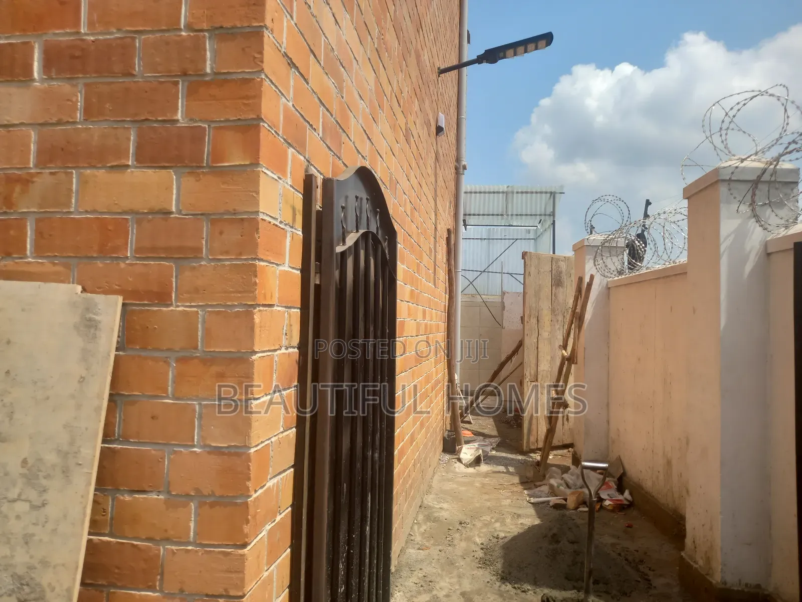 Furnished 4bdrm Duplex in Kira, Central Division for sale