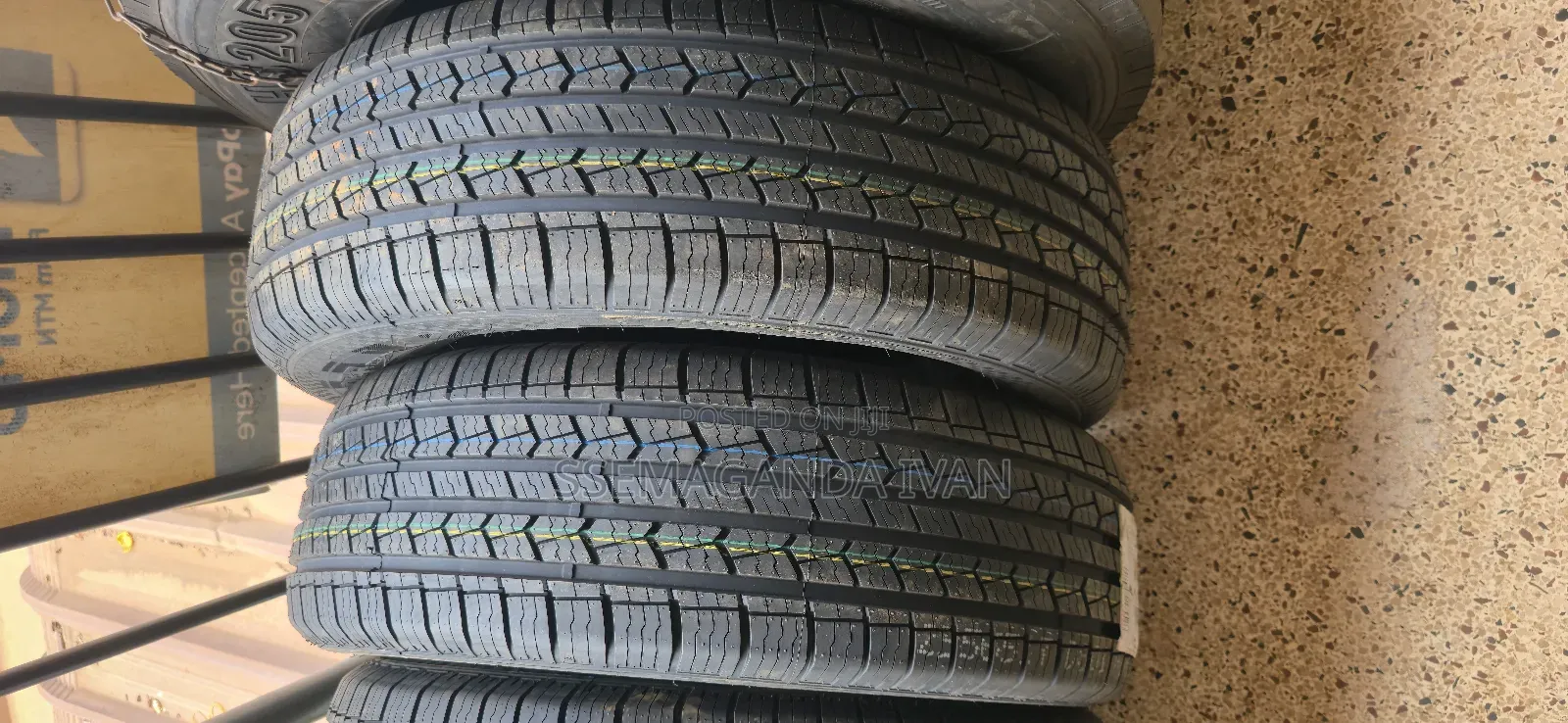 235/65r17 H/T Landrider Tyres for Harrier