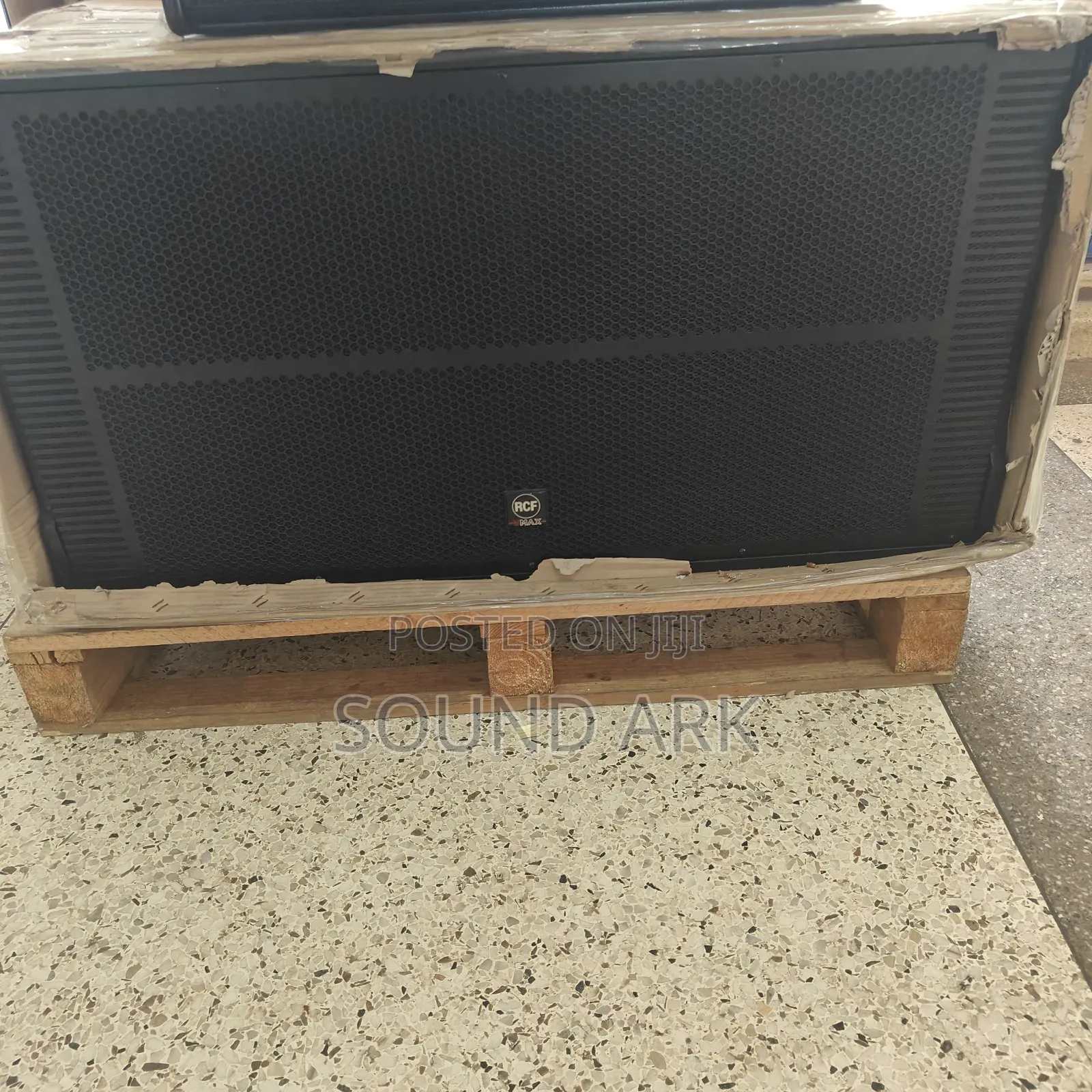 RCF Bass Beam