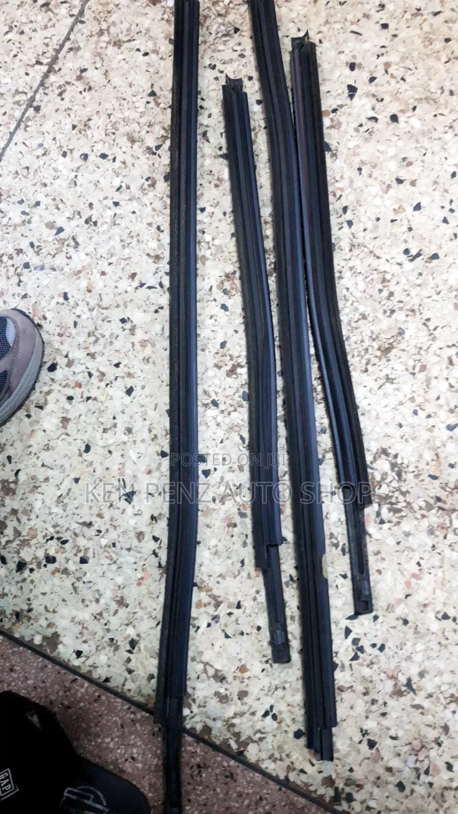 Rubber Channels/ Weather Strips for Raum and Sedan 2012
