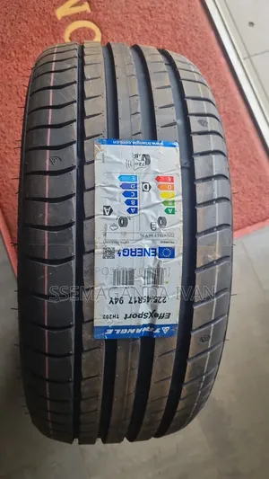 225/45r17 94y Effexsport Triangle