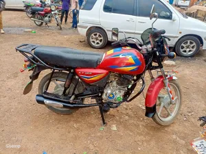Bajaj Boxer 125 2021 Red