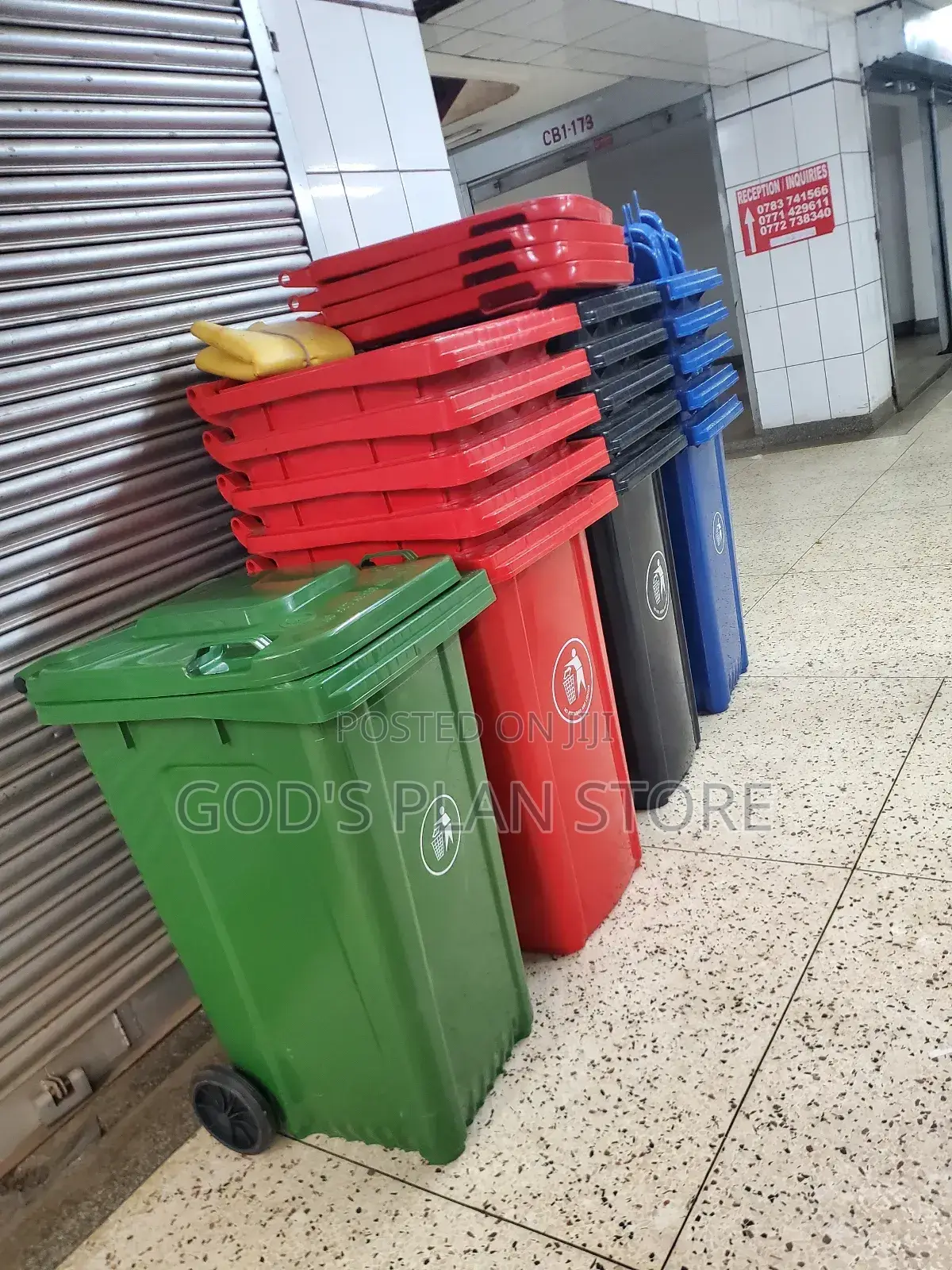 Side Wheel 240litres Plastic Dust Bins