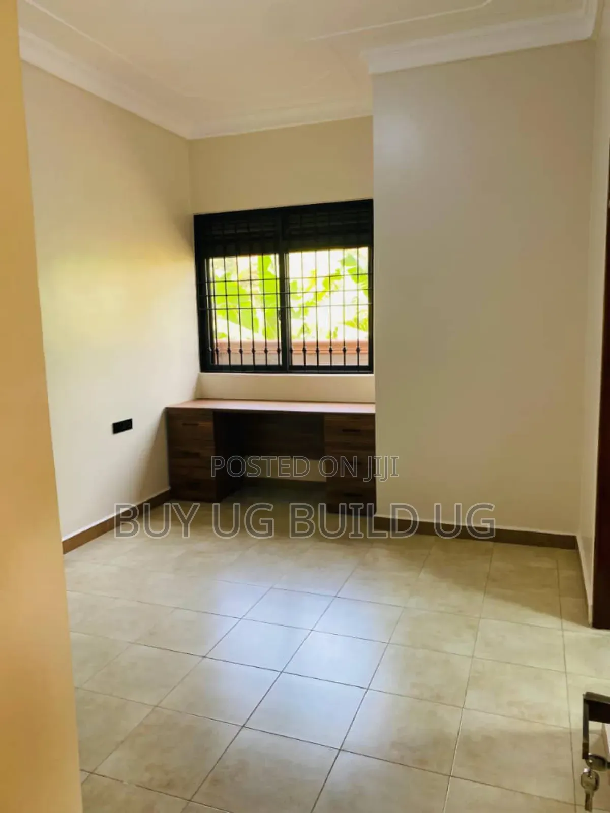 4bdrm Bungalow in Bwebajja Entebbe, Central Division for sale