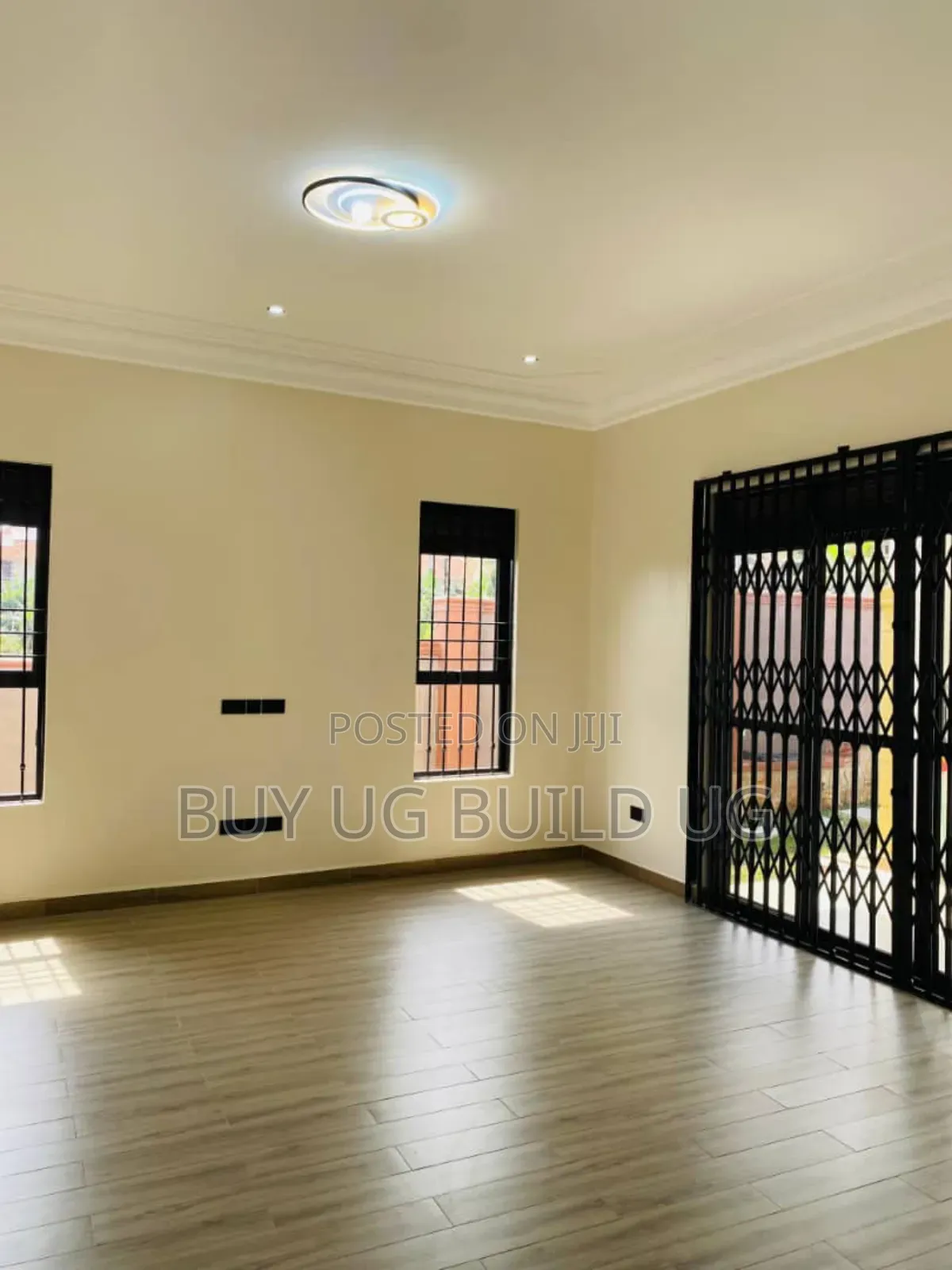 4bdrm Bungalow in Bwebajja Entebbe, Central Division for sale