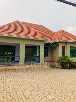 4bdrm Penthouse in Kitende Entebbe Road, Central Division for sale