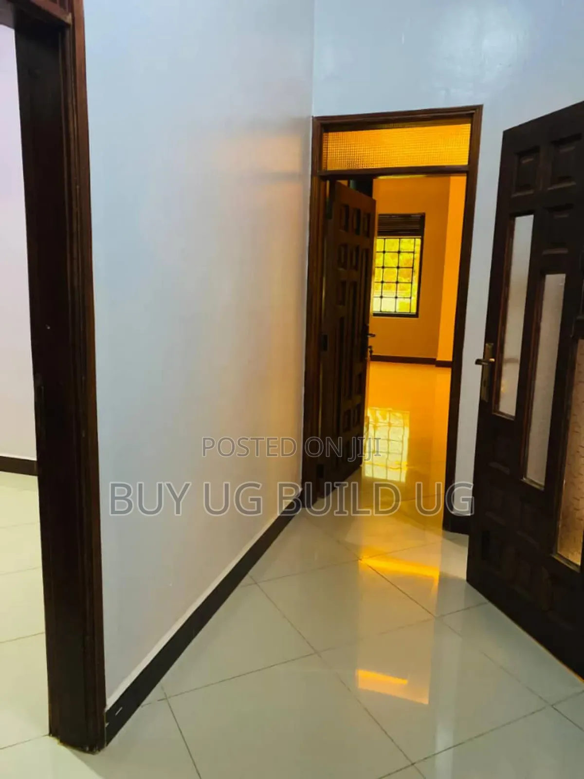 4bdrm Penthouse in Kitende Entebbe Road, Central Division for sale