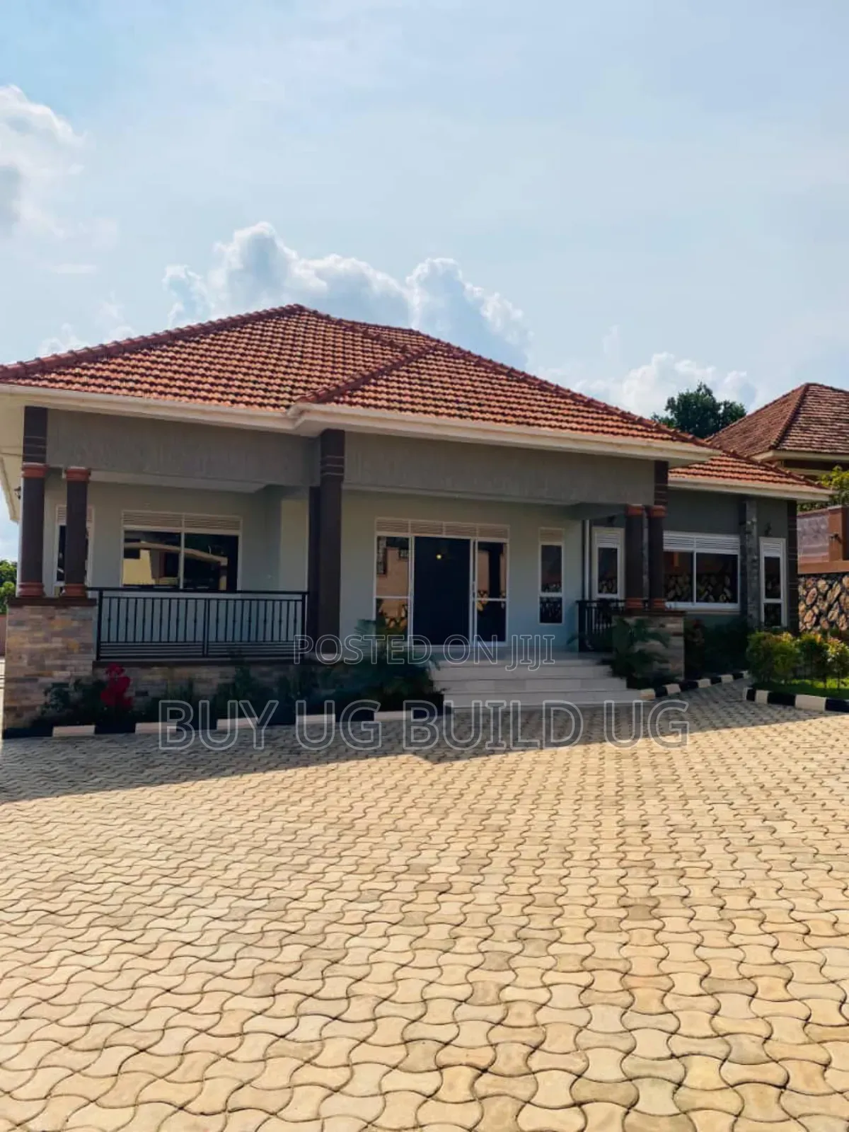 4bdrm Bungalow in Bwebajja Entebbe, Central Division for sale