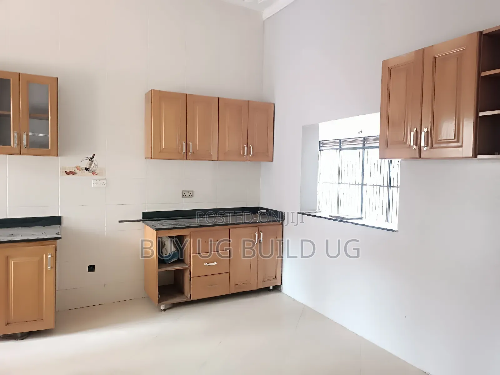 4bdrm Bungalow in Nalya, Central Division for sale