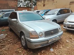 Toyota Progress 2.5 RWD 2000 Silver