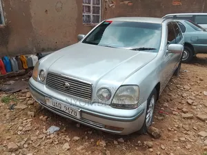 Toyota Progress 2.5 RWD 2000 Silver