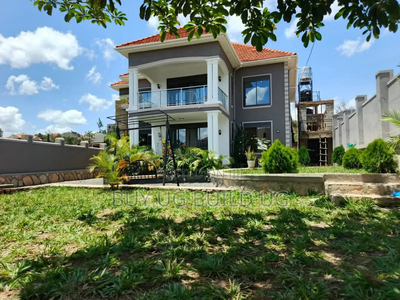 5bdrm Mansion in Kira for rent
