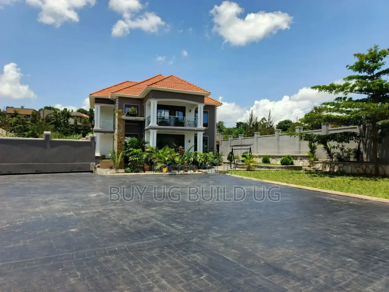 5bdrm Mansion in Kira for rent