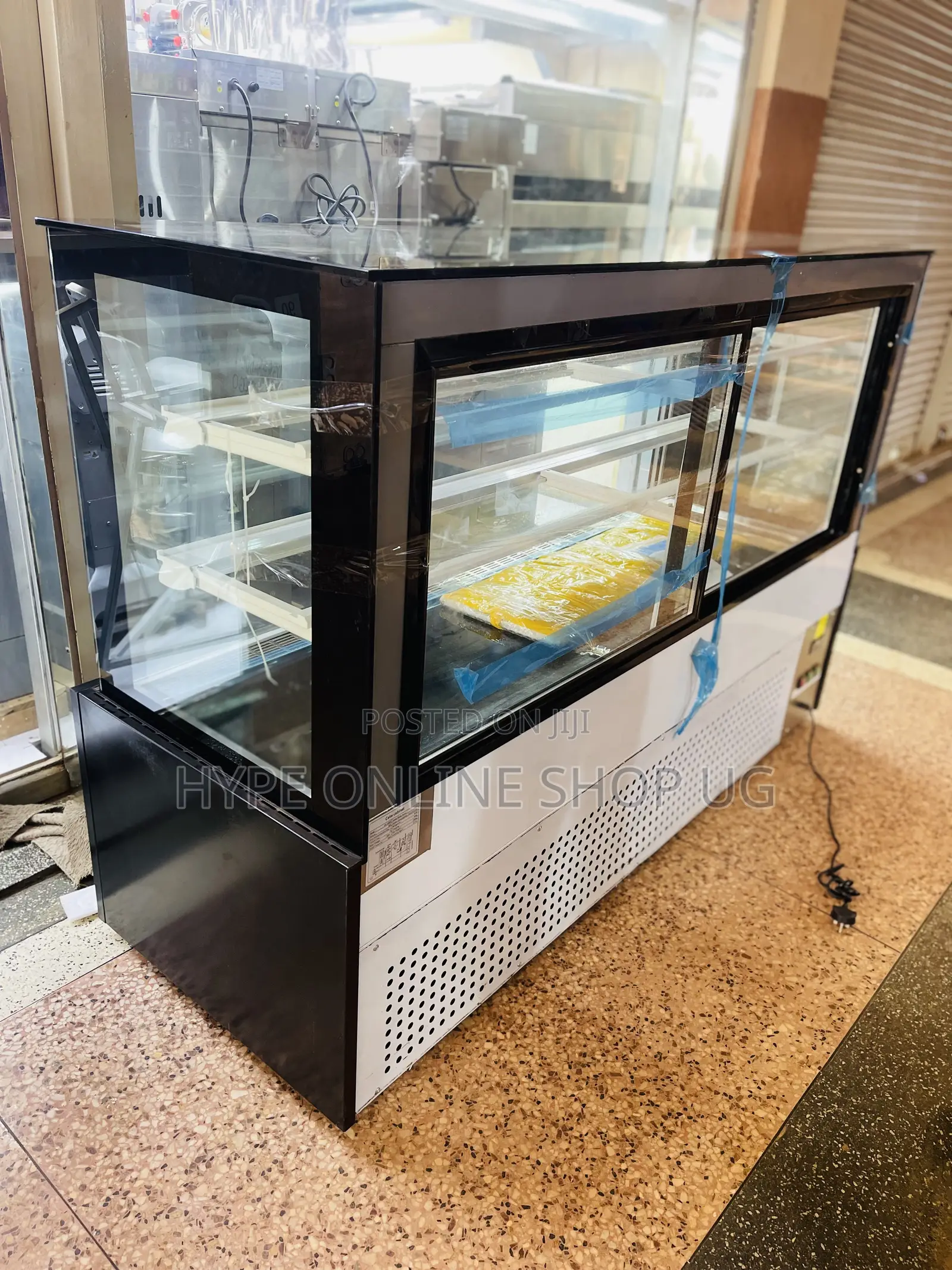 6feets Display Chiller Glass Showcase-Machine