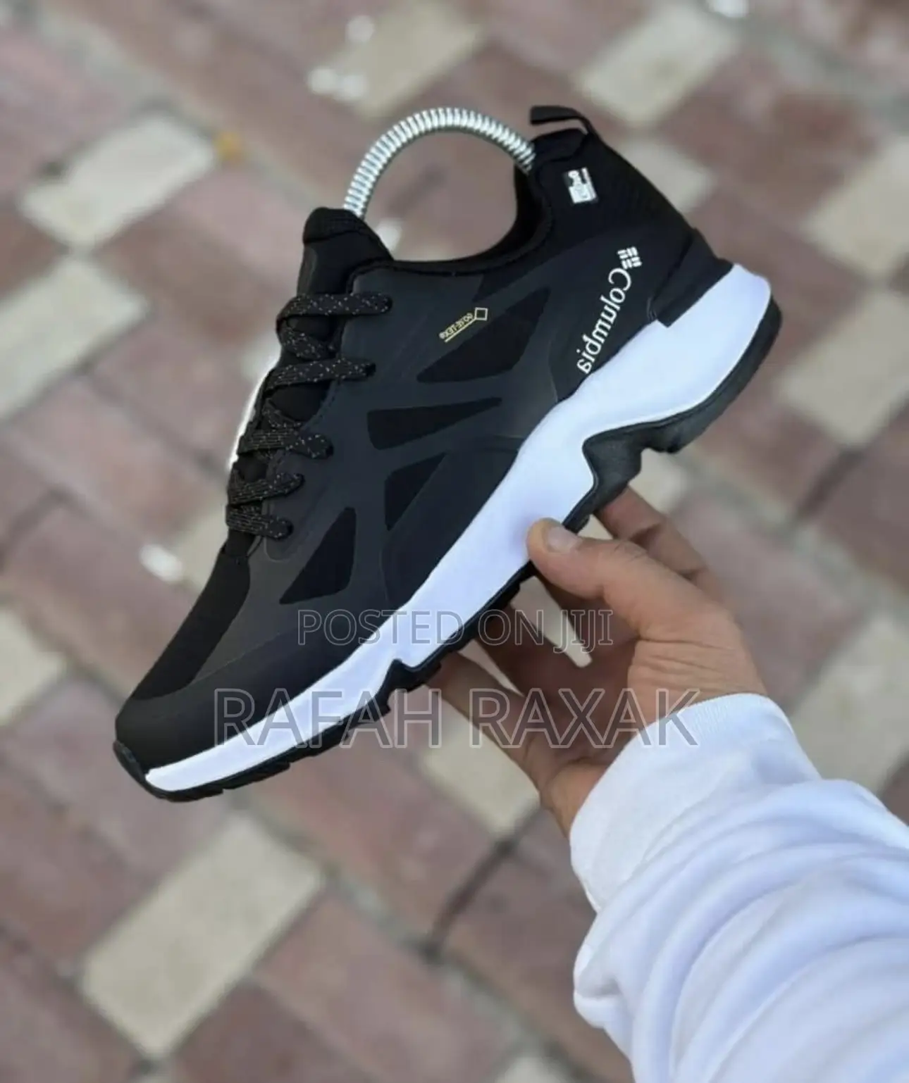 Original Black/White Columbia Gore-tex Outdry Hiking Sneakers