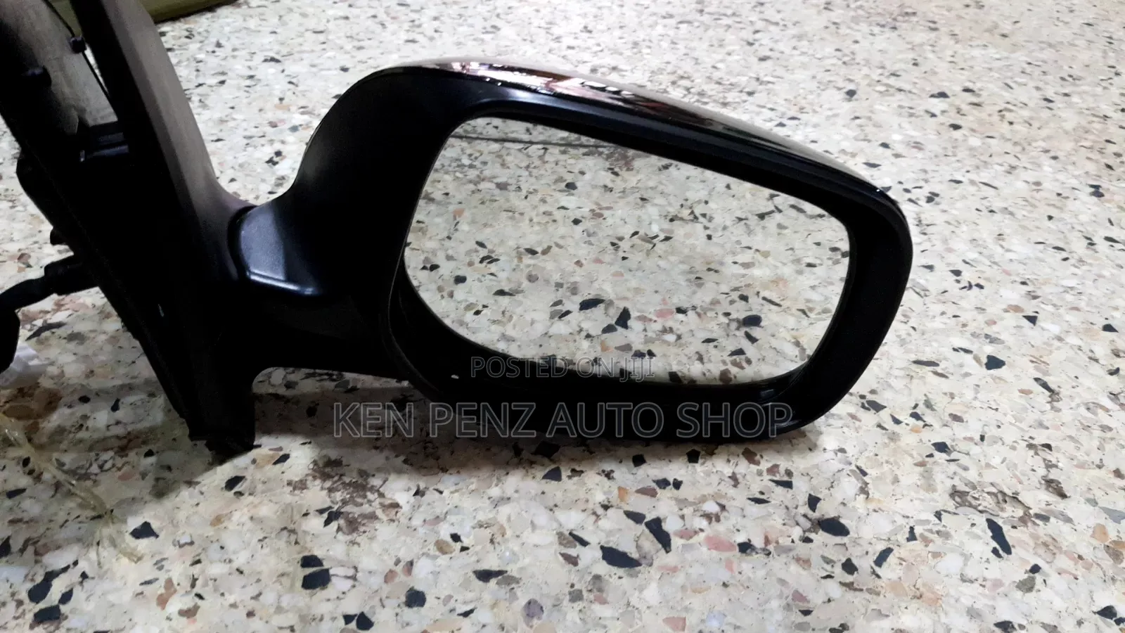 Toyota Premio Sidemirror