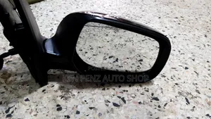 Toyota Premio Sidemirror