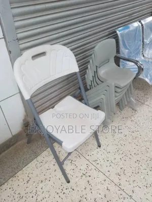 Foldable Plastic Dining Chairs