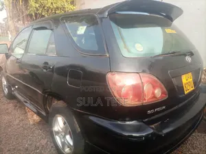 Toyota Harrier 3.0 V6 1998 Black