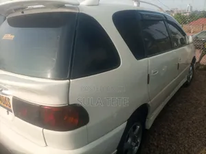 Toyota Ipsum 2000 White