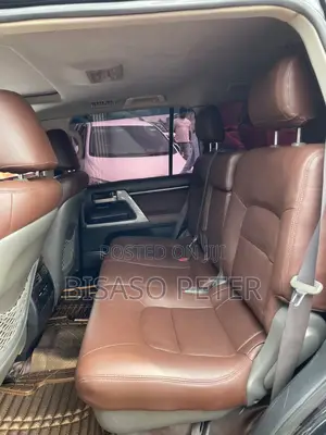 Toyota Land Cruiser 2010 Black