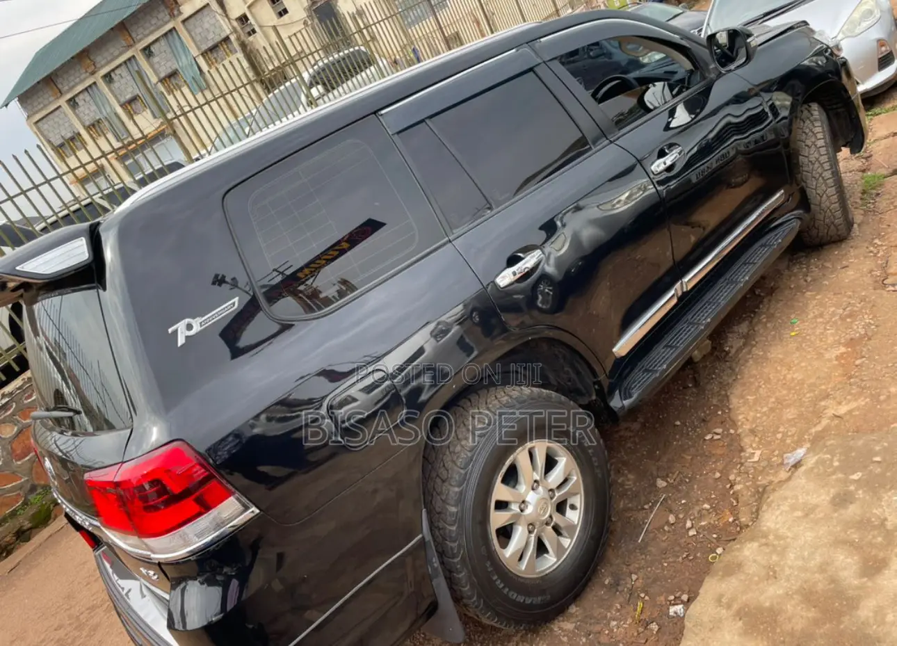 Toyota Land Cruiser 2010 Black