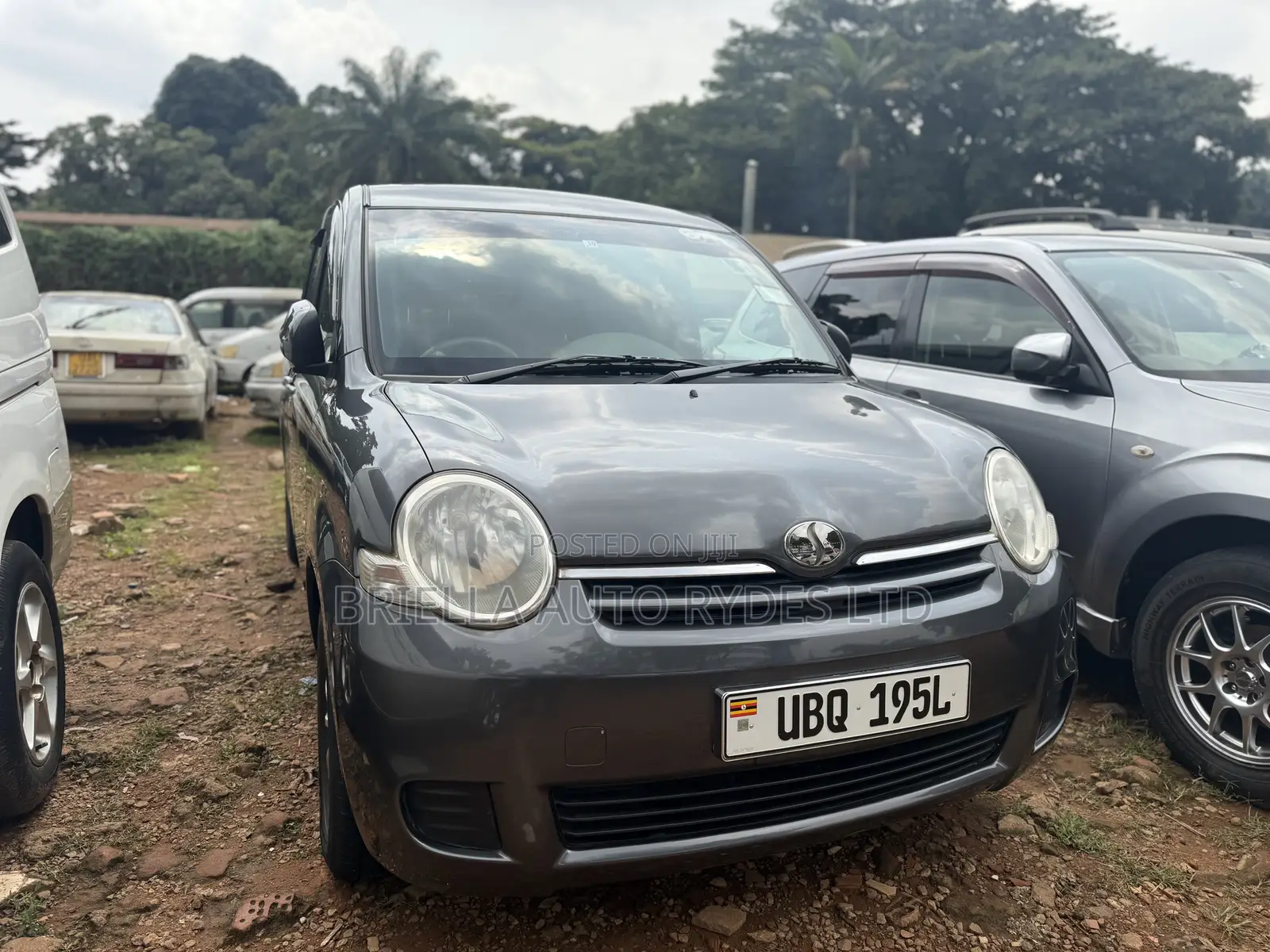 Toyota Sienta 2008 Gray