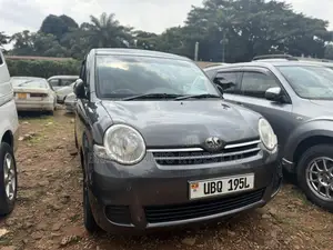 Toyota Sienta 2008 Gray