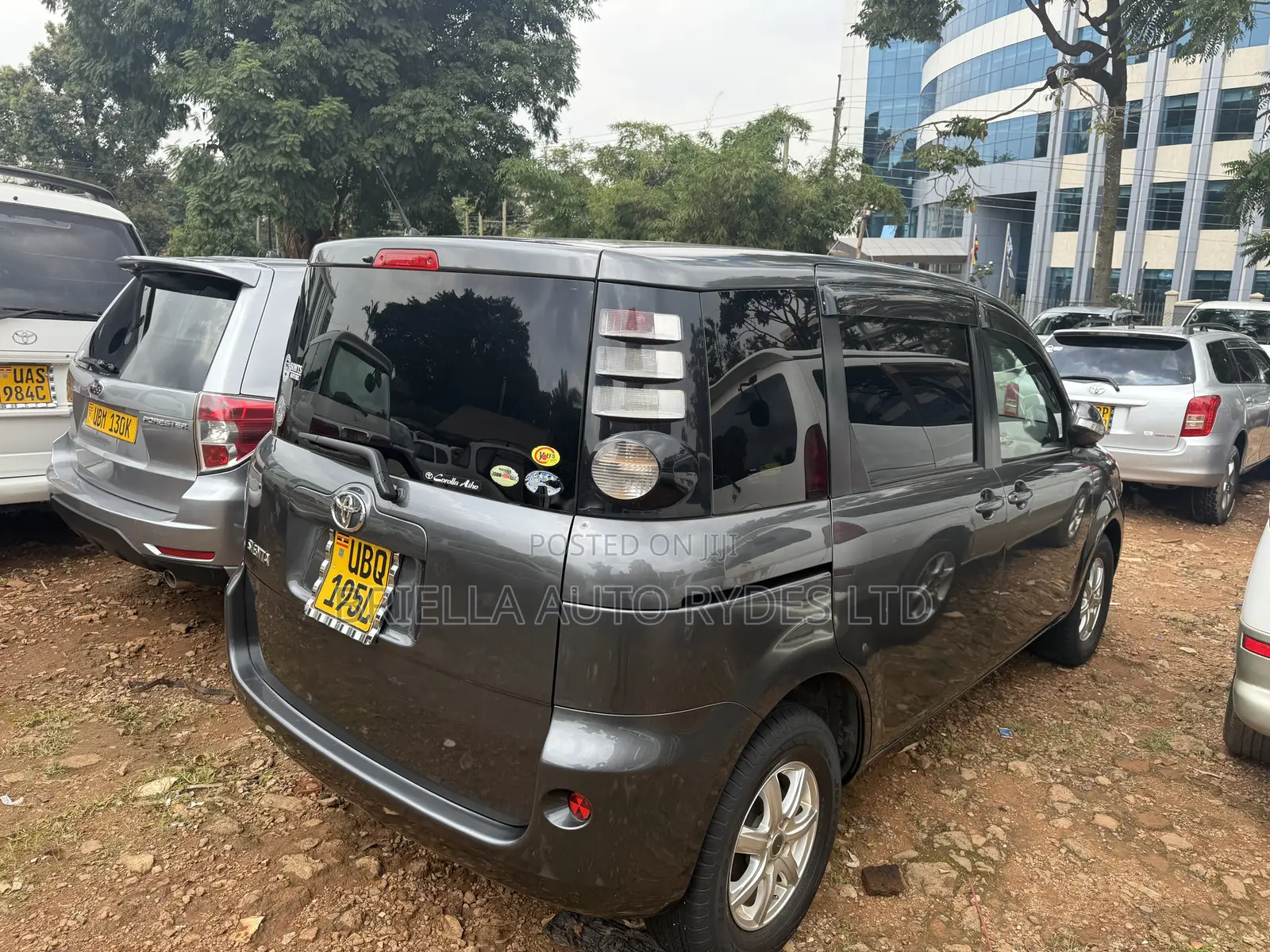 Toyota Sienta 2008 Gray