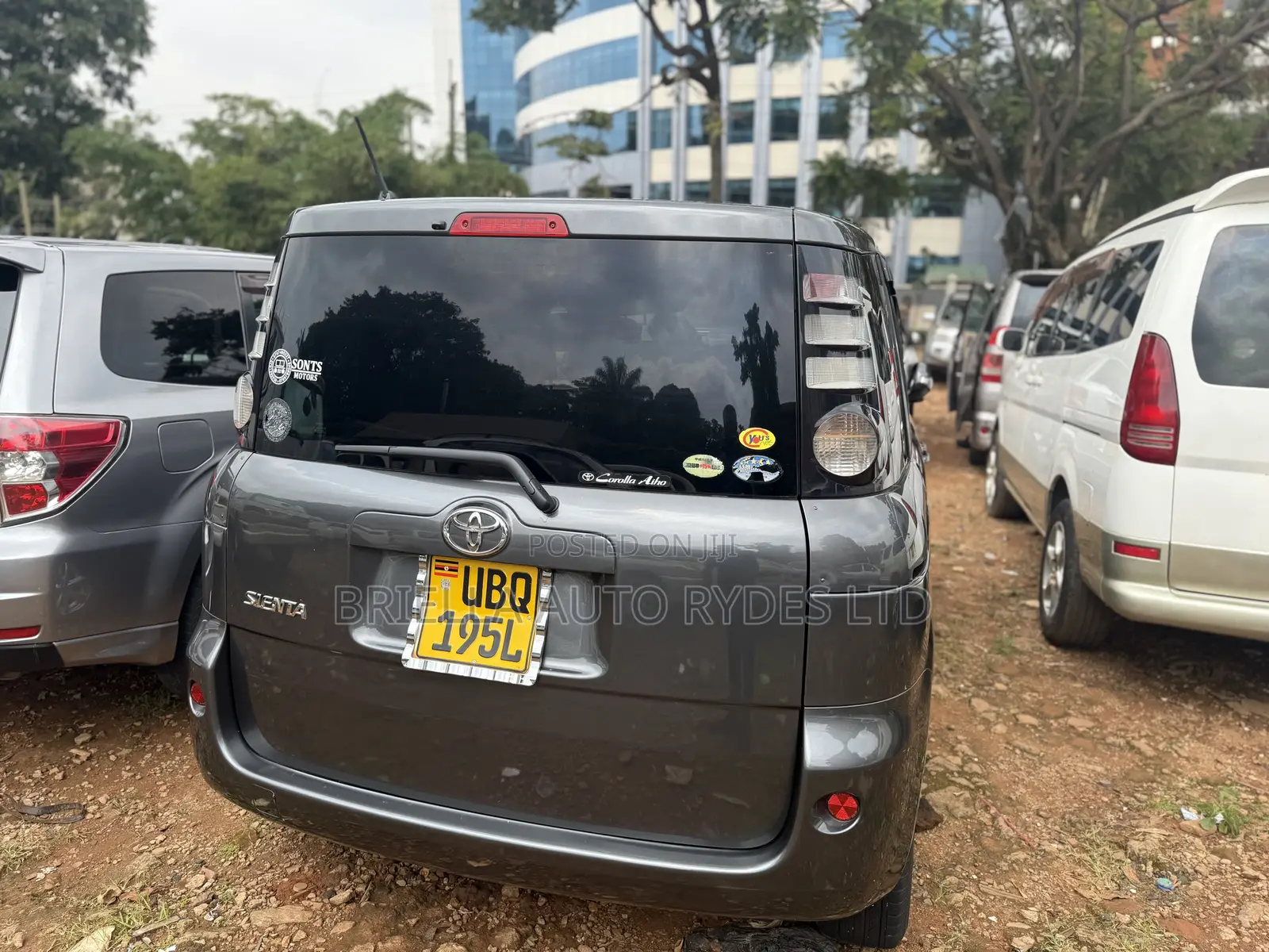 Toyota Sienta 2008 Gray