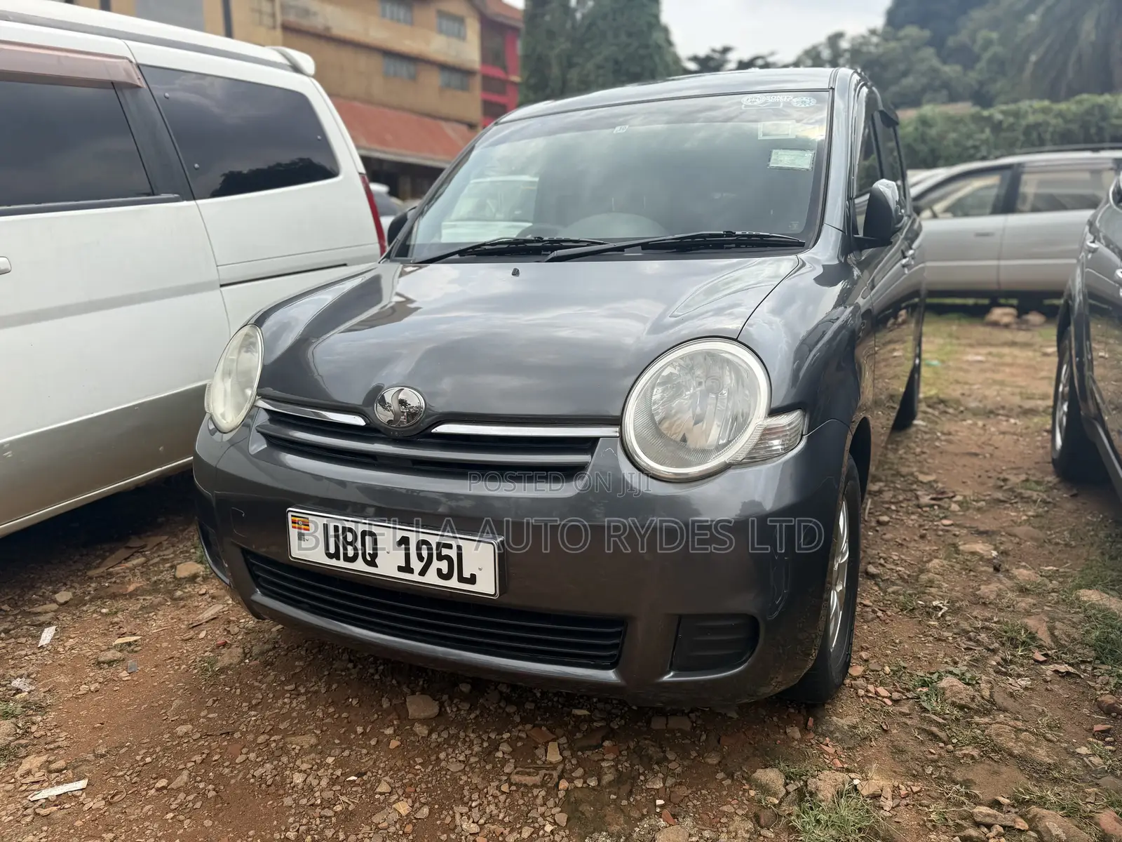 Toyota Sienta 2008 Gray