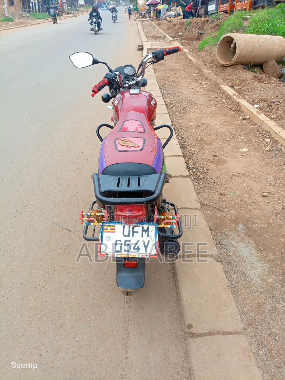 TVS HLX 125 2021 Red