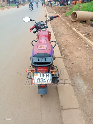 TVS HLX 125 2021 Red