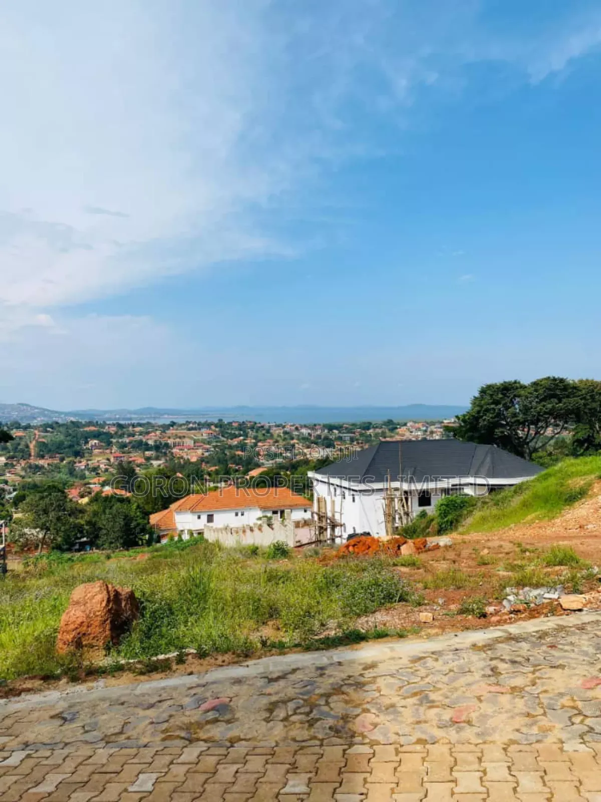 6bdrm House in Bwebajja Estate, Central Division for sale
