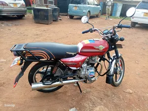 Bajaj Boxer 100 2025 Red