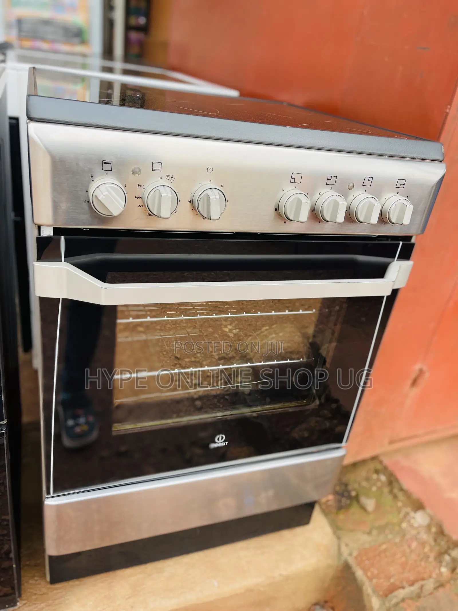 Free Standing Indesit Electric Ceramic Cooker