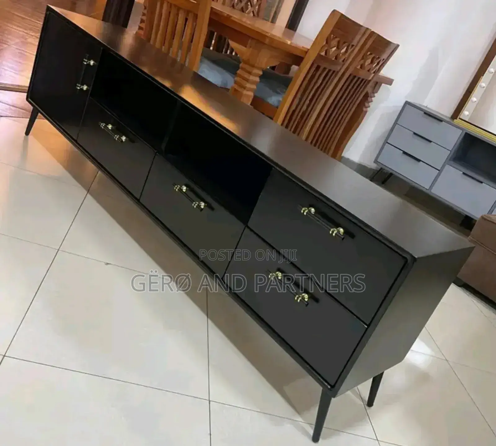 Super Quality Tv Stand