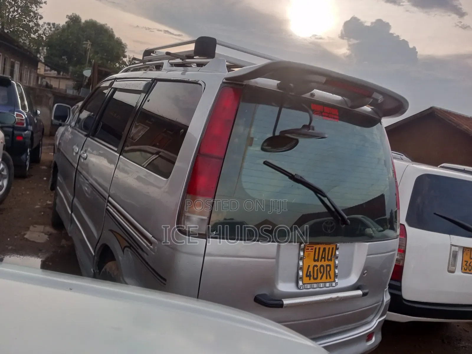 Toyota Noah 2001 Silver
