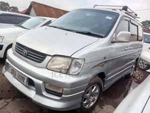 Toyota Noah 2001 Silver