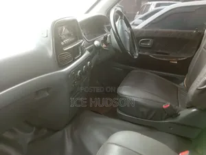 Toyota Noah 2001 Silver