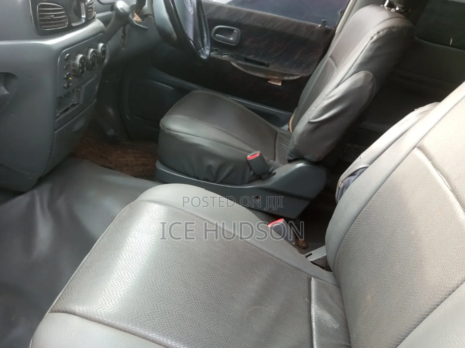 Toyota Noah 2001 Silver