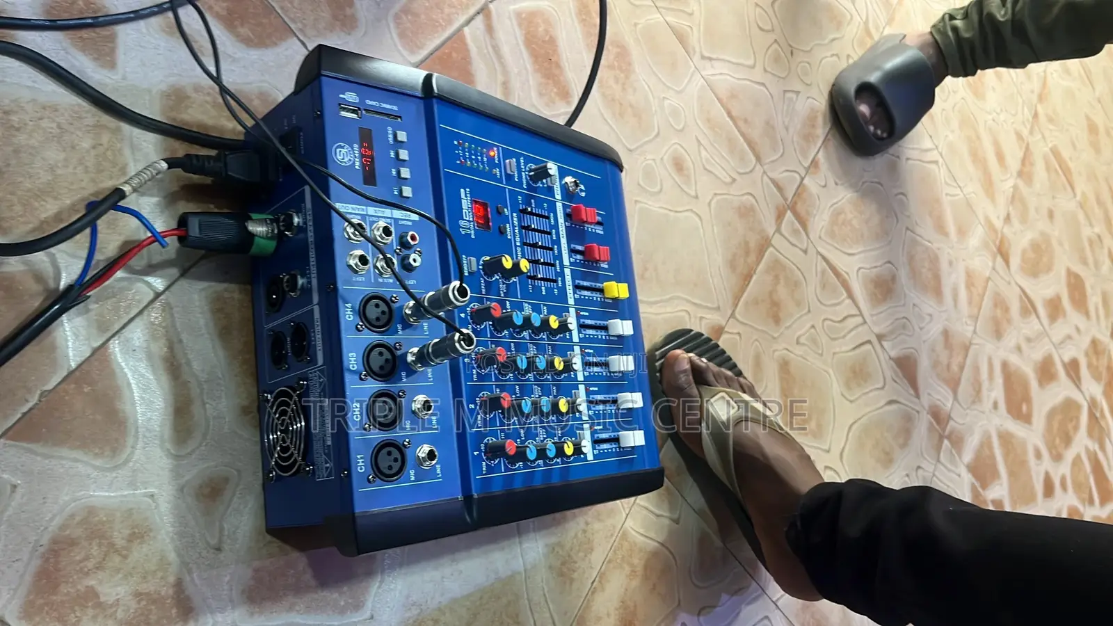 4 Channels Ampmixer