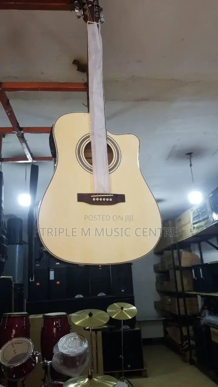 Yamaha Acoustic Guitar